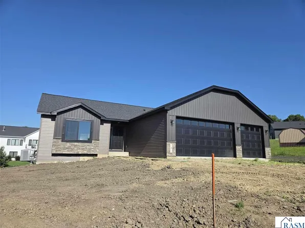 2 Marie Cir, Elysian, MN 56028