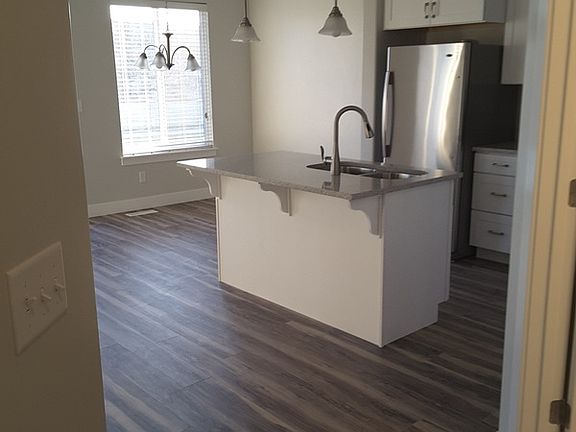 4th image of 217 W Whitewater Dr
