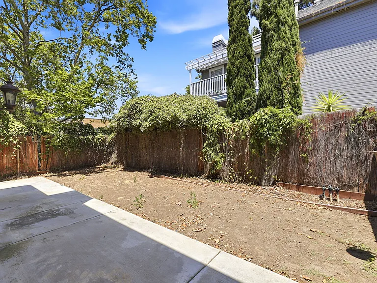 1401 Hood Rd — Photo 34