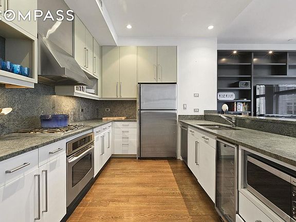 4th image of 102-104 Fulton St #6W