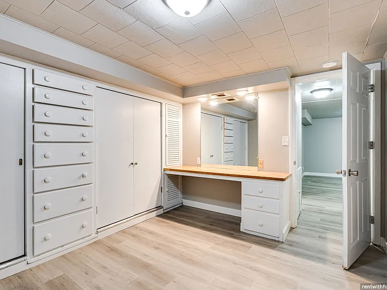 536 Algoma Blvd — Photo 11
