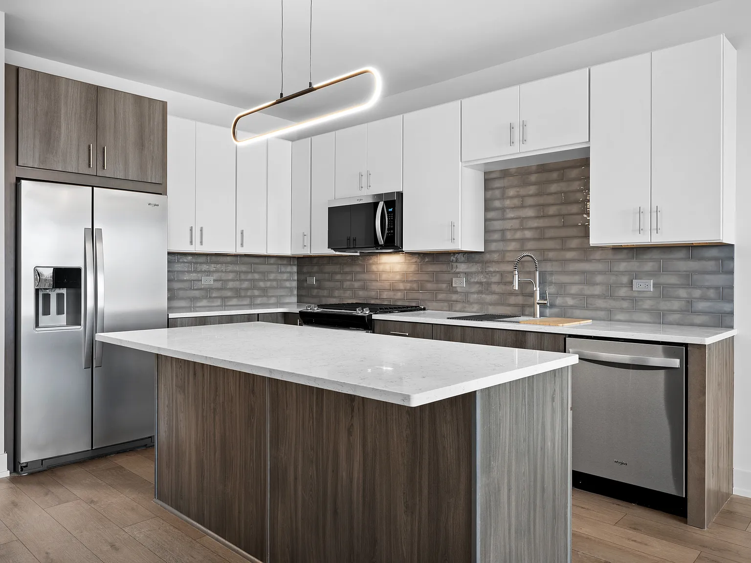 1 bed, 1008 sqft, $2,570 — Photo 2