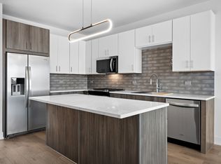 27 W Park Blvd #207, Villa Park, IL