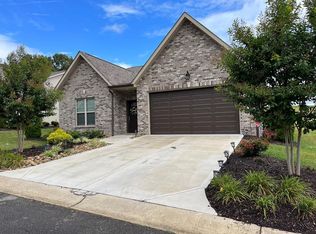 2221 Boulder Crest Ln, Sevierville, TN 37876