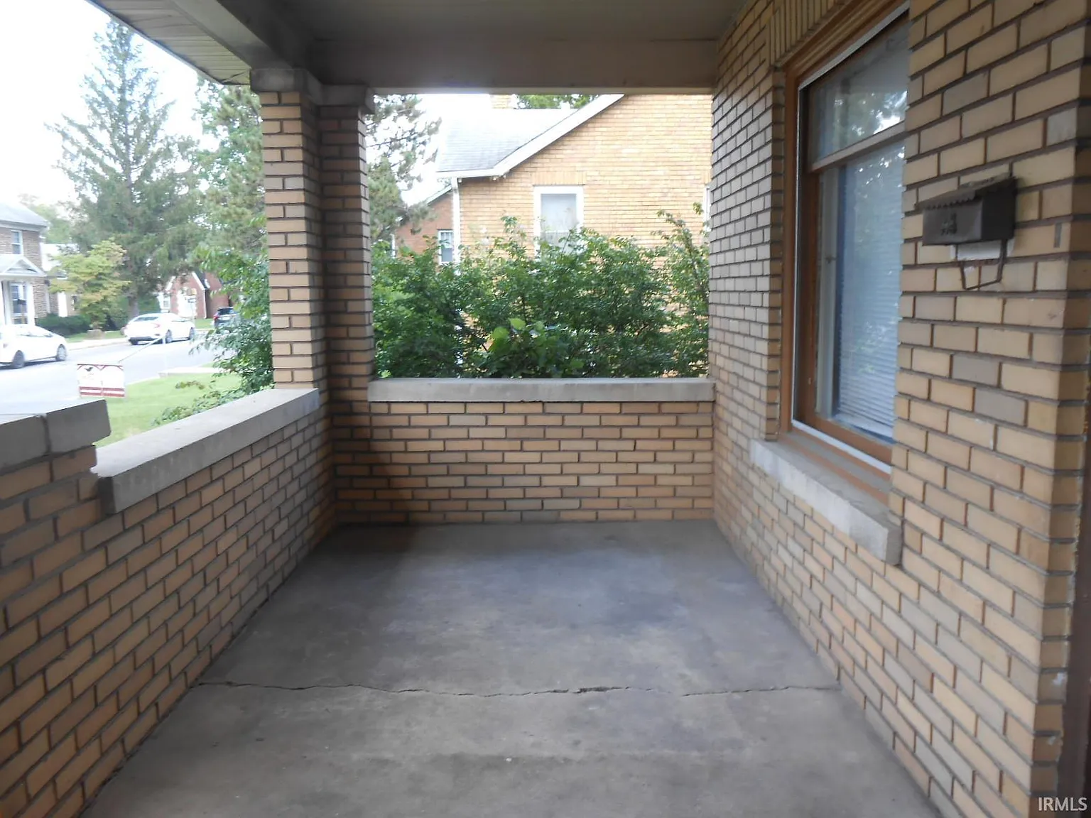 4 bed, 2.0 bath, 1500 sqft, $4,050 — Photo 2