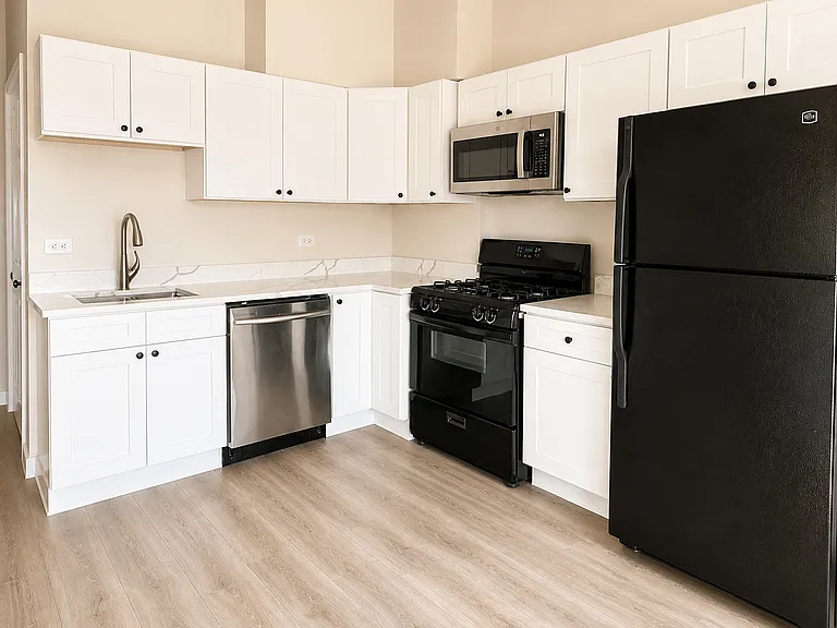 2641 W Haddon Ave #2R — Photo 1