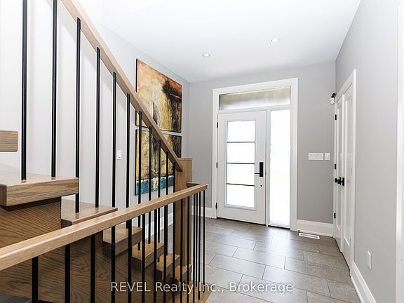 5th image of 1009 Canboro Rd