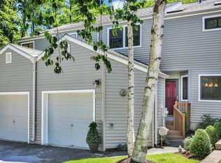 22 Bridle Path Rd, Ossining, NY 10562