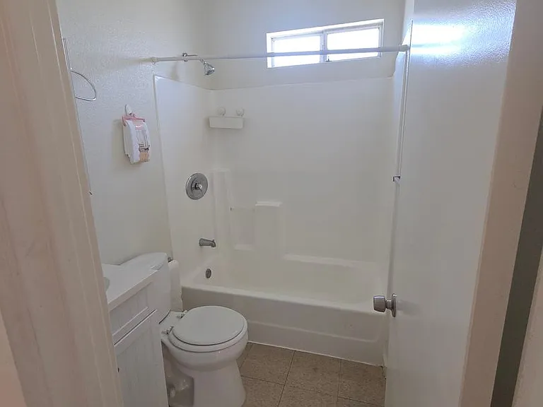 828 S Glendale Ave #15 — Photo 5