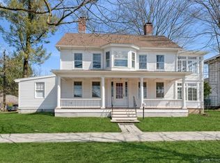 48 Main St, Newtown, CT 06470