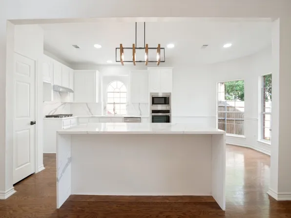 12604 Beech Tree Ln, Euless, TX 76040