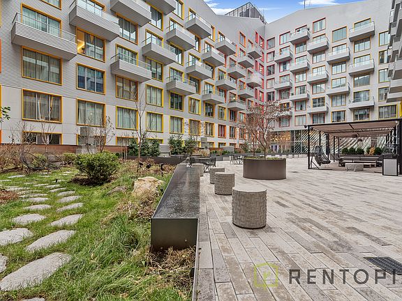 4th image of 10 Montieth St #655C