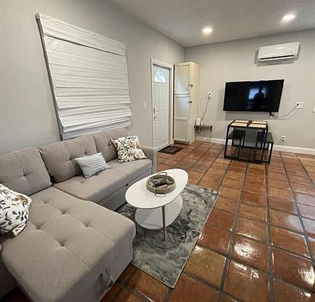 2nd image of 619 Selkirk St #1