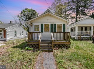 124 5th St, Colonial Beach, VA 22443