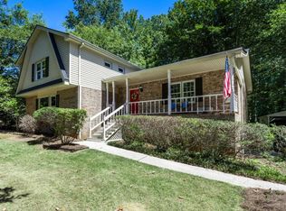 240 Thistlewood Ln, Roswell, GA 30075