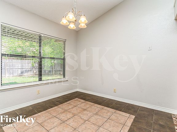 4th image of 7440 Creekfall Dr