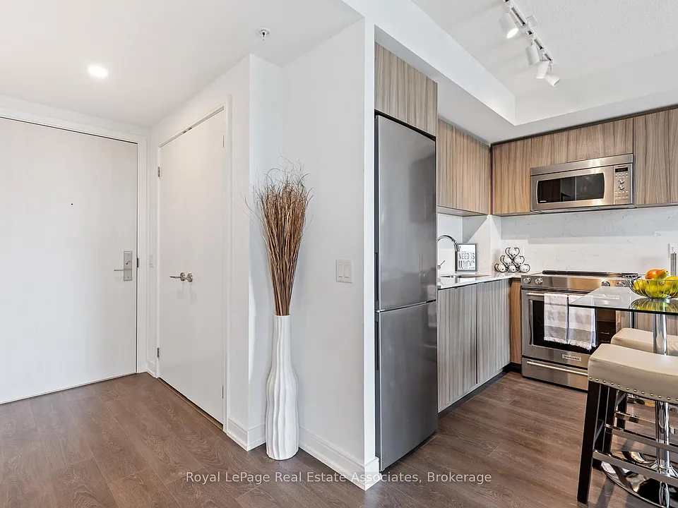 30 Samuel Wood Way #1403