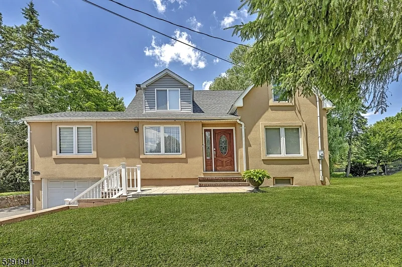 164 Reynolds Ave photo 1