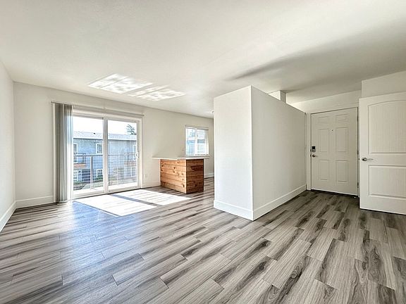 5th image of 13555 SW Jenkins Rd APT 45
