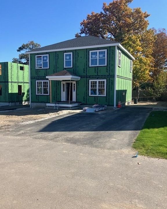 1st image of 261 Pleasant St #13