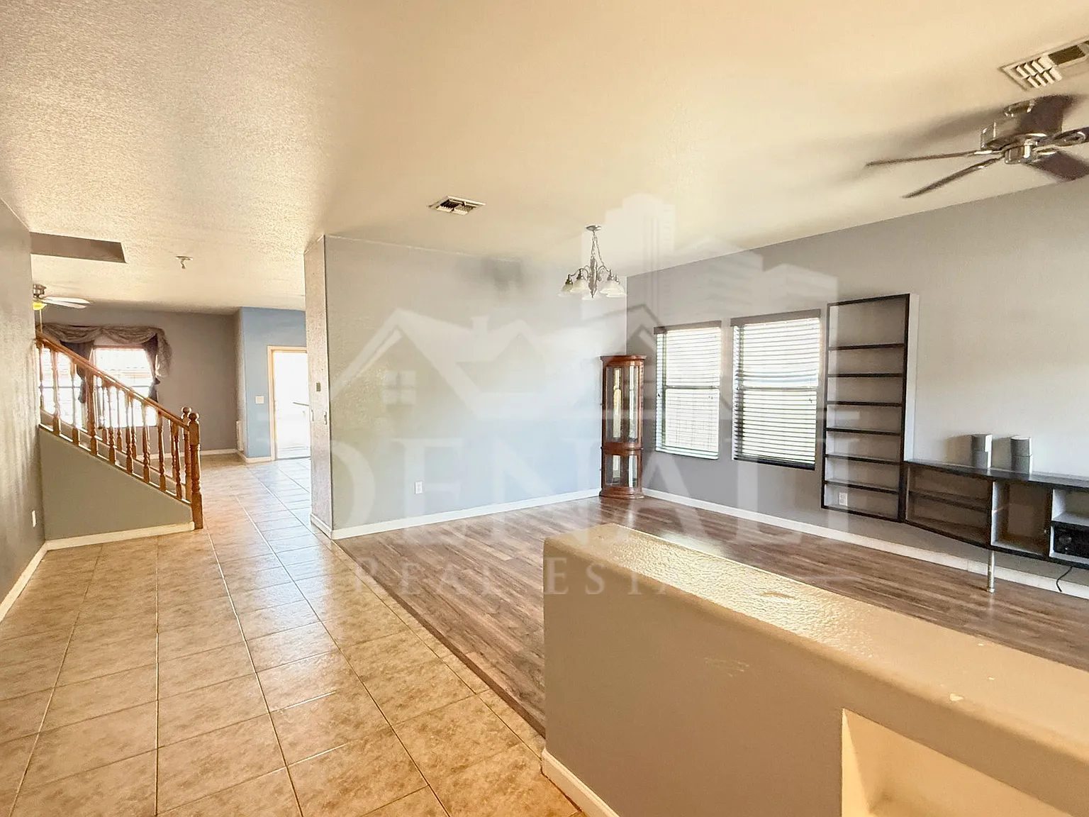5 bed, 2.5 bath, 2760 sqft, $2,195 — Photo 3