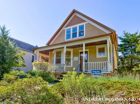 110 Howard Ave, Grand Haven, MI 49417