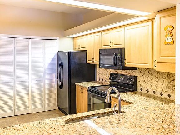 2nd image of 459 Hamptoncrest Cir APT 101