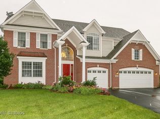 3220 Nottingham Dr, Algonquin, IL 60102