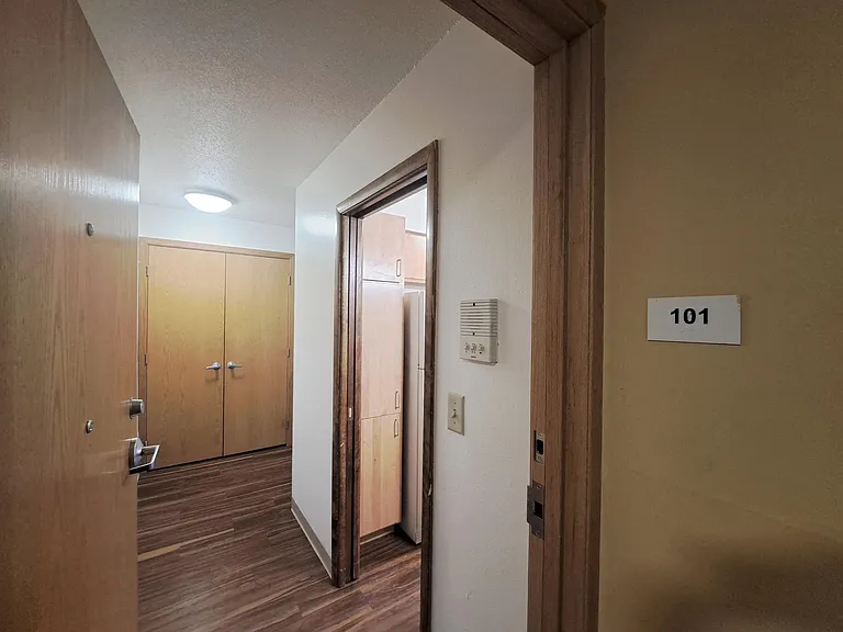 Rolling Hills Apartments — Photo 58