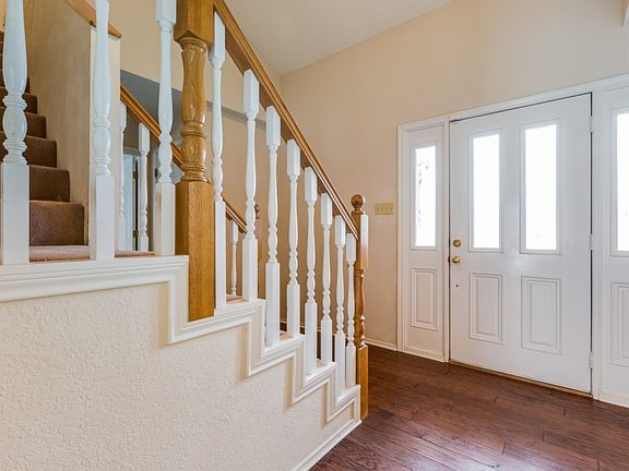 5th image of 104 Riverview Dr