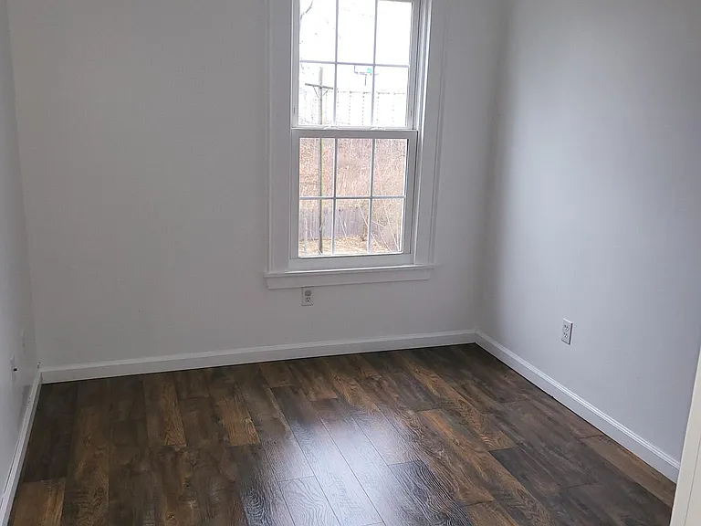 138 Greenwich Ave — Photo 17