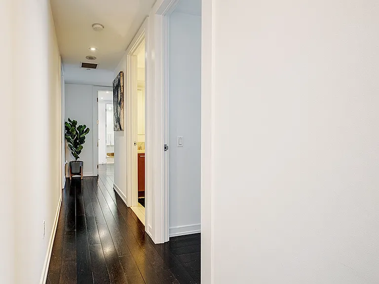 301 Mission St #42F — Photo 17