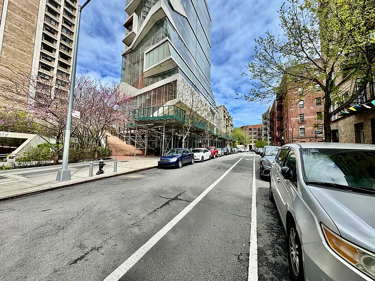 86 Haven Ave #54 — Photo 12