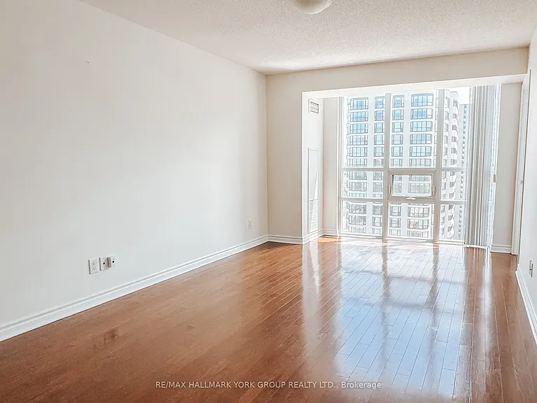 35 Hollywood Ave #2109 — Photo 2