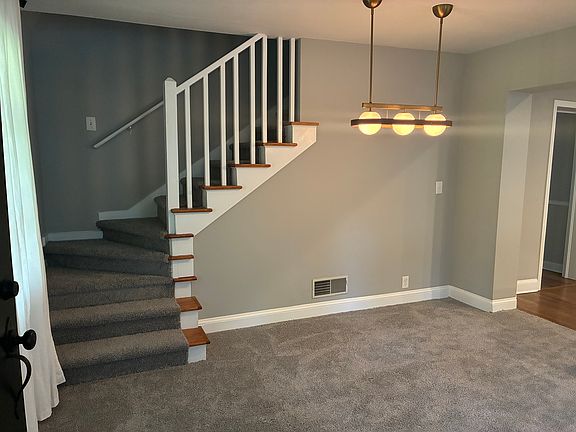 stairs to upstairs loft bedroom