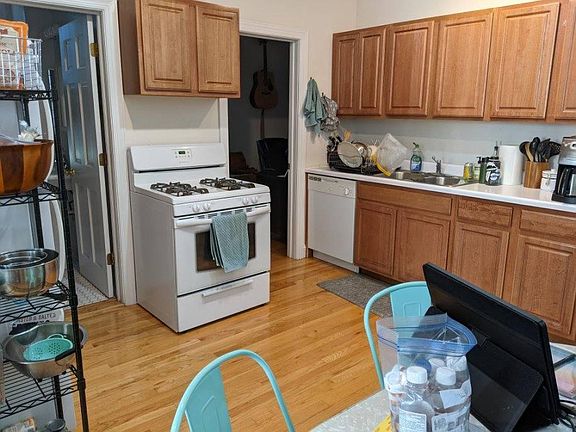 2nd image of 1228 N Greenview Ave