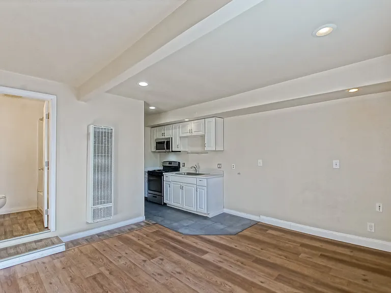 4541 W 172nd St #2 — Photo 17