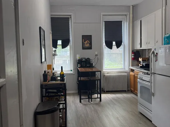 623 Willow Avenue image 1 of 15