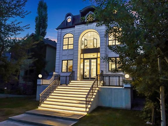 2nd image of 1910 S Broadview Rd NW