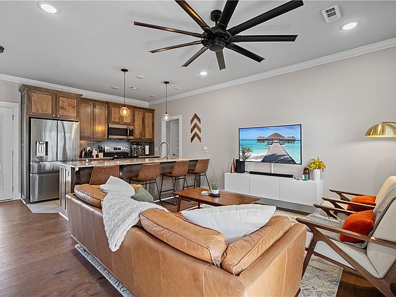 5th image of 18 Eastleigh Dr