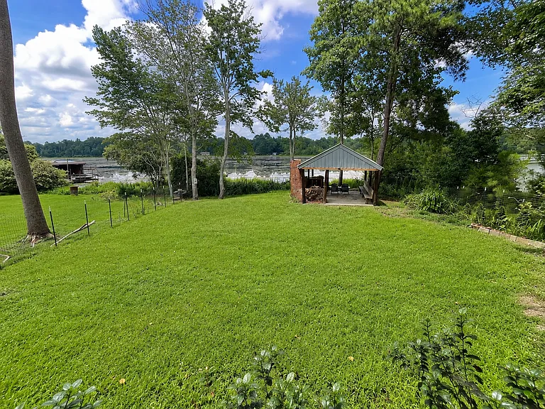 107 S Lake Dr — Photo 42