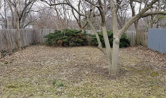 5th image of 4022 N Hanley Rd