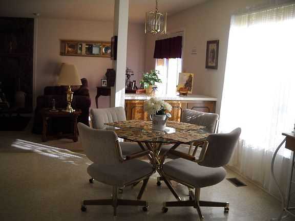 Other view of eat-in kitchen