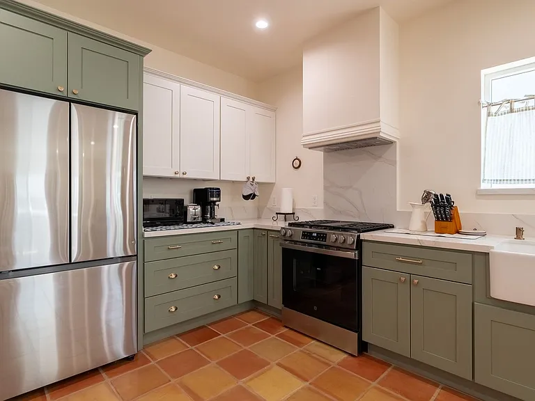 613 W Olive Ave #1 — Photo 24