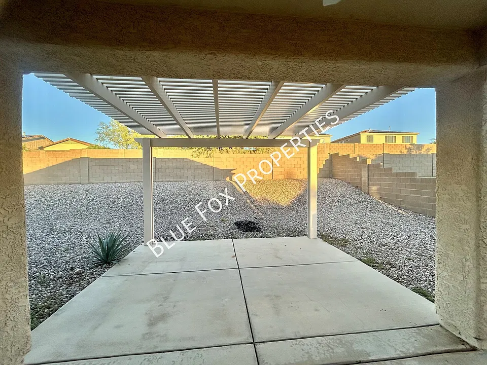 8171 S Camino Serpe