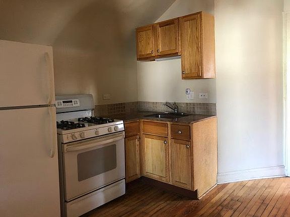 3rd image of 1108 N Karlov Ave