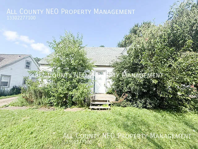 Charming and wellcaredfor 3bedroom, 2.5-bath Cape Cod! — Photo 1