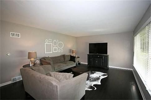 2nd image of 10842 Nelson St