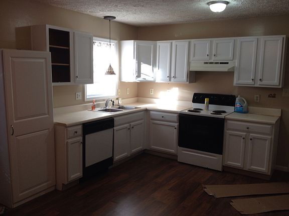 3rd image of 12 Mallard Dr