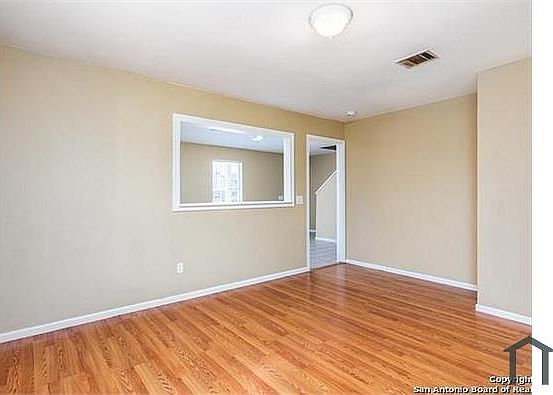 3rd image of 7645 Windsor Oaks
